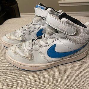 High top Nike boys size 2.5y